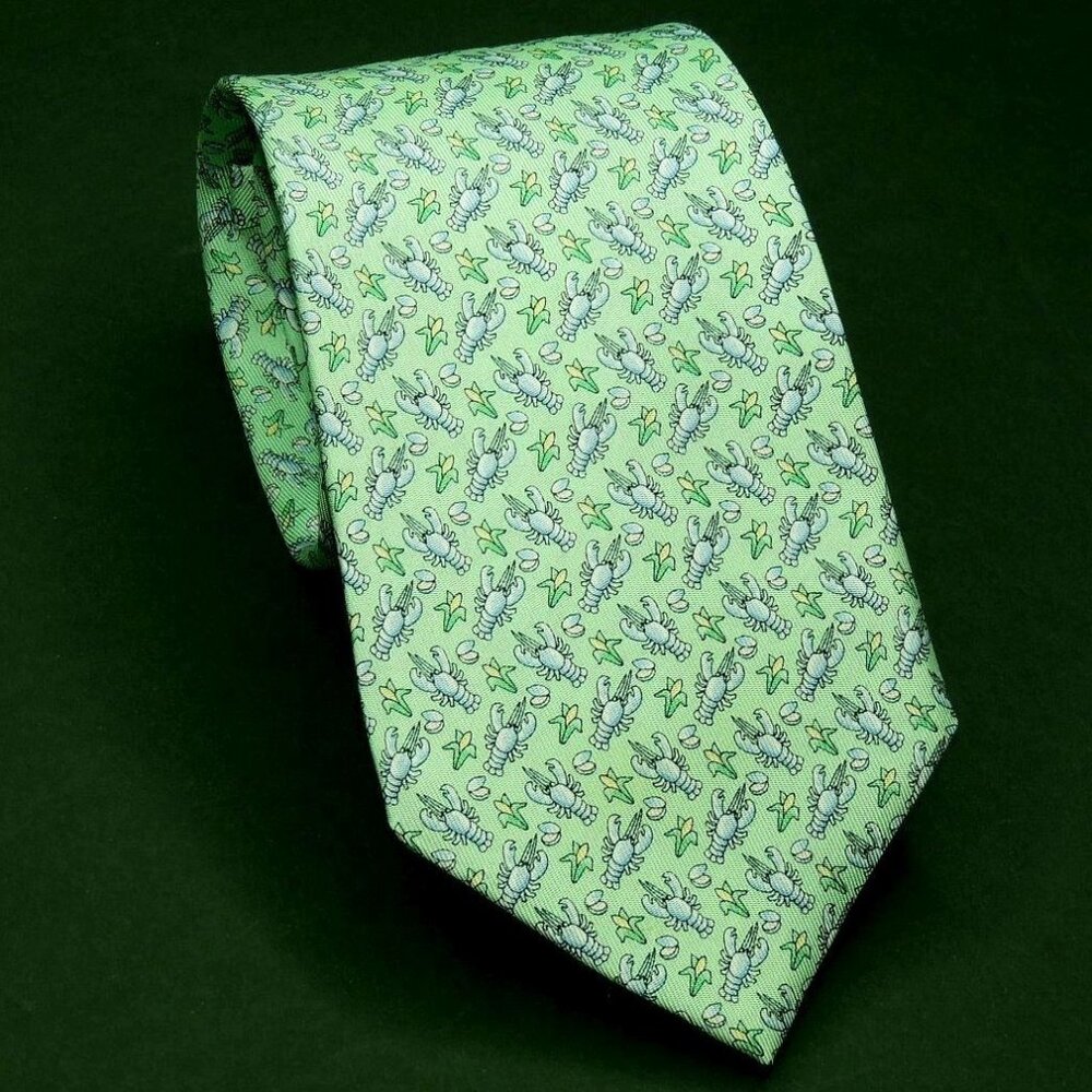 ** SOLD **     Vineyard Vines Custom Green W/Gray Lobsters & Sea Life Men's Tie
